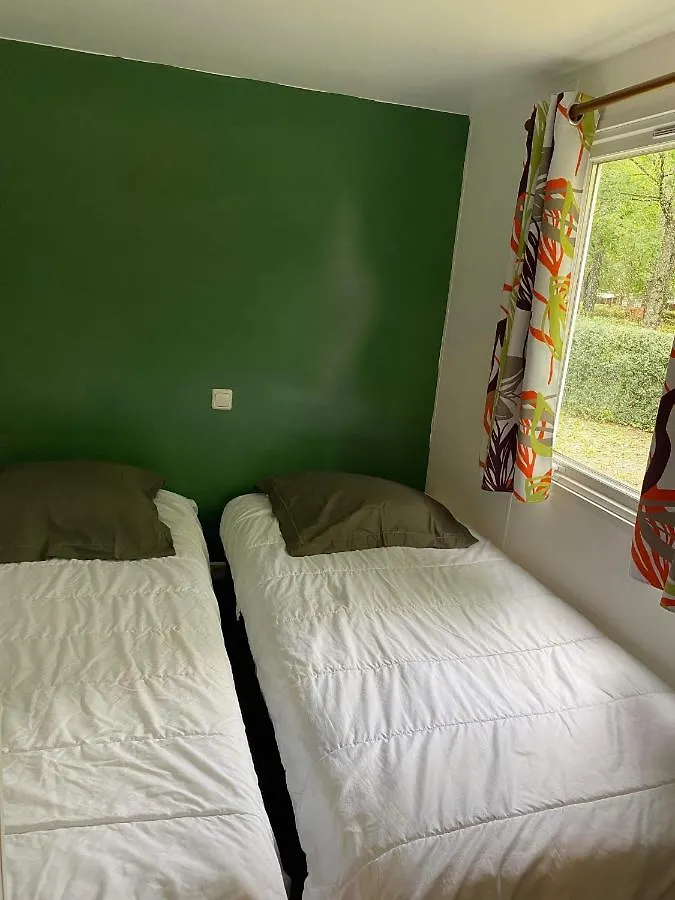 Mobil-Home Agreable Au Pieds Du Lac De Passy Passy  Campsite